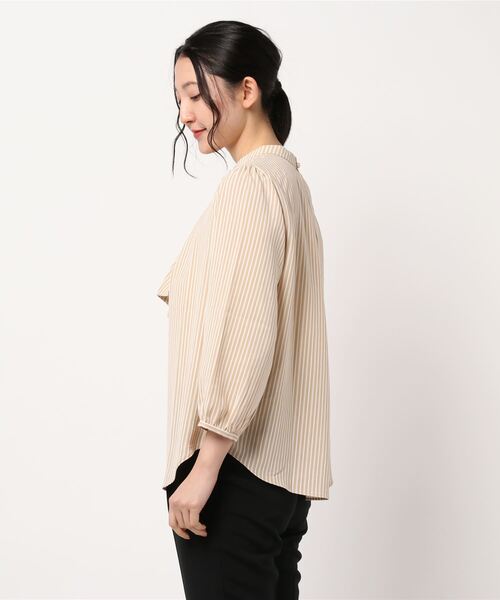 BELLUNA（ベルーナ）の「ジョーゼット素材ドレープボウタイブラウス（シャツ/ブラウス・レディース・ベージュ/オフホワイト/ストライプ/ブラック/ネイビー・LARGE/X-LARGE/MEDIUM）」の9枚目の写真