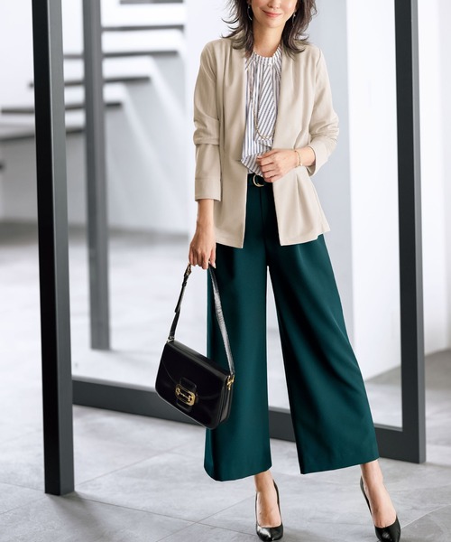 BELLUNA（ベルーナ）の「ジョーゼット素材ドレープボウタイブラウス（シャツ/ブラウス・レディース・ベージュ/オフホワイト/ストライプ/ブラック/ネイビー・LARGE/X-LARGE/MEDIUM）」の7枚目の写真