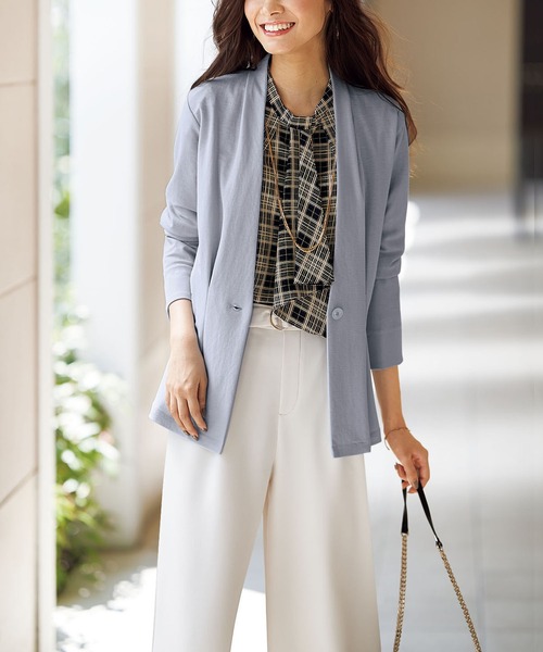 BELLUNA（ベルーナ）の「ジョーゼット素材ドレープボウタイブラウス（シャツ/ブラウス・レディース・ベージュ/オフホワイト/ストライプ/ブラック/ネイビー・LARGE/X-LARGE/MEDIUM）」の16枚目の写真