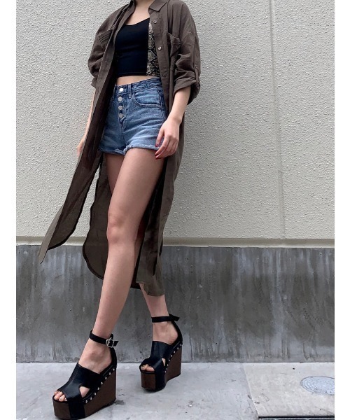 EGOIST（エゴイスト）の「オーバースリットロングシャツ（シャツ/ブラウス・レディース・ライトブラウン/ホワイト/カーキ・FREE）」の22枚目の写真