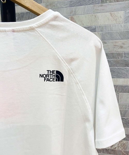 THE NORTH FACE(ザノースフェイス)の「スクエアロゴ クルーネック 半袖 Tシャツ SS RAG RED BOX TEE(Tシャツ/カットソー・メンズ・ブラック/ホワイト・S/M/L)」の5枚目の写真