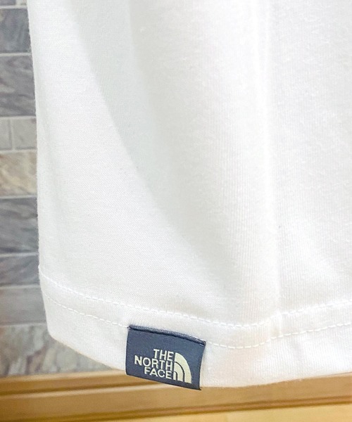 THE NORTH FACE(ザノースフェイス)の「スクエアロゴ クルーネック 半袖 Tシャツ SS RAG RED BOX TEE(Tシャツ/カットソー・メンズ・ブラック/ホワイト・S/M/L)」の6枚目の写真