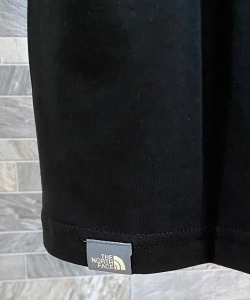 THE NORTH FACE(ザノースフェイス)の「スクエアロゴ クルーネック 半袖 Tシャツ SS RAG RED BOX TEE(Tシャツ/カットソー・メンズ・ブラック/ホワイト・S/M/L)」の9枚目の写真