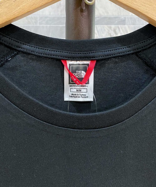 THE NORTH FACE(ザノースフェイス)の「スクエアロゴ クルーネック 半袖 Tシャツ SS RAG RED BOX TEE(Tシャツ/カットソー・メンズ・ブラック/ホワイト・S/M/L)」の10枚目の写真