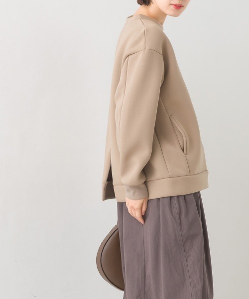 OMNES（オムネス）の「スポンジポンチ後裾ファスナープルオーバー（その他トップス・レディース・モカ/ベージュ/ネイビー・FREE）」の5枚目の写真