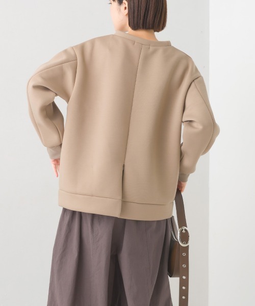 OMNES（オムネス）の「スポンジポンチ後裾ファスナープルオーバー（その他トップス・レディース・モカ/ベージュ/ネイビー・FREE）」の6枚目の写真