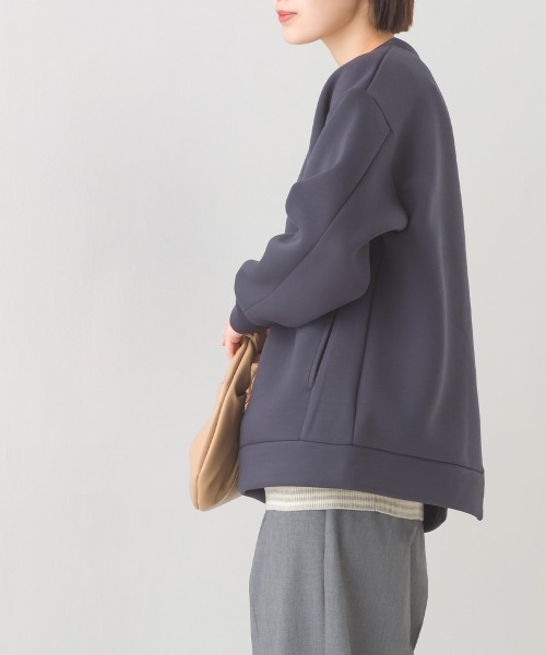 OMNES（オムネス）の「スポンジポンチ後裾ファスナープルオーバー（その他トップス・レディース・モカ/ベージュ/ネイビー・FREE）」の9枚目の写真