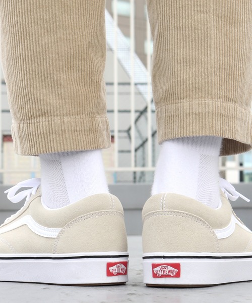 VANS（バンズ）の「VANS/ヴァンズ Comfycush Old Skool スウェードコンフィークッシュオールドスクール スニーカー（スニーカー・メンズ・ベージュ・8/6/7/8h/6h/5/9h/10/5h/9）」の6枚目の写真