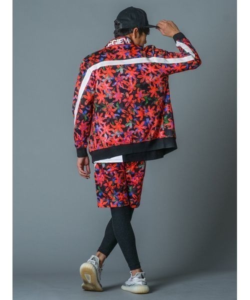 REGIEVO(レジエボ)の「REGIEVO 花柄フラワープリントショートパンツ(その他パンツ・メンズ・レッド/ブルー・L/M/XL/S)」の8枚目の写真