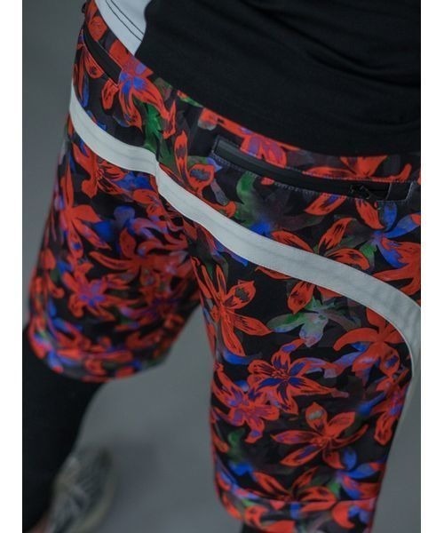 REGIEVO(レジエボ)の「REGIEVO 花柄フラワープリントショートパンツ(その他パンツ・メンズ・レッド/ブルー・L/M/XL/S)」の10枚目の写真