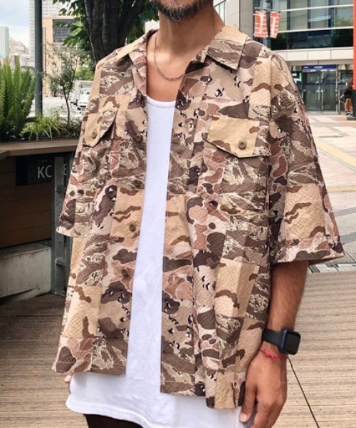 BEAMS（ビームス）の「BEAMS / カモフラージュ イージー シャツ（シャツ/ブラウス・メンズ・ベージュ/グリーン・SMALL/MEDIUM/LARGE/X-LARGE）」の2枚目の写真