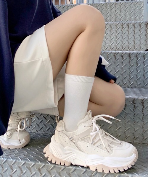 Figments（フィグメンツ）の「UGLYスニーカー（スニーカー・レディース・オフホワイト/ブラック・SMALL/MEDIUM）」の3枚目の写真