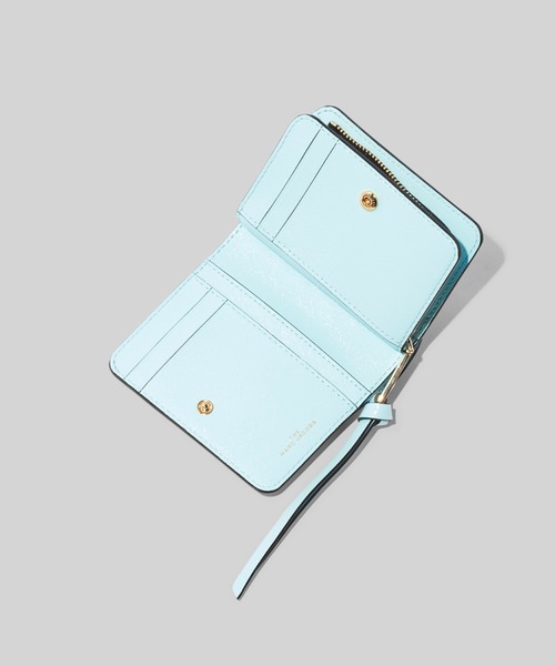 MARC JACOBS（マークジェイコブス）の「THE SNAPSHOT MINI COMPACT WALLET/ザ スナップショット ミニ コンパクト ウォレット ミニ財布（財布・レディース・ベージュ系その他/イエロー系その他/グレー系その他2・ONE SIZE）」の11枚目の写真