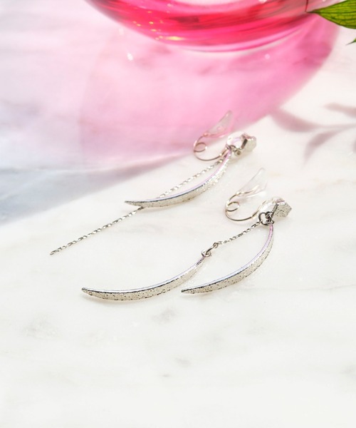 Phoebe(フィービィー)の「【痛くないシリーズ】シャイニーアシンメトリークリスタルループフィットイヤリング(イヤリング・レディース・シルバー/ゴールド・FREE)」の15枚目の写真