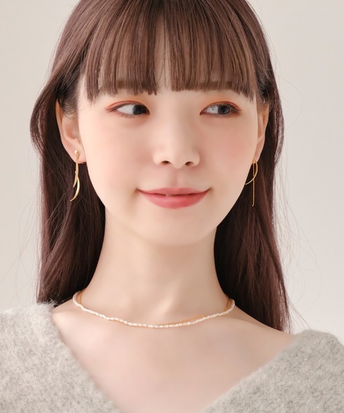 Phoebe(フィービィー)の「【痛くないシリーズ】シャイニーアシンメトリークリスタルループフィットイヤリング(イヤリング・レディース・シルバー/ゴールド・FREE)」の5枚目の写真