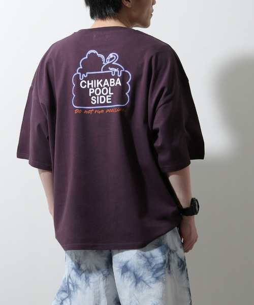 CHIKABA（チカバ）の「【CHIKABA POOL SIDE】ビックシルエット半袖バックプリントエモTシャツ（Tシャツ/カットソー・メンズ・パープル/ブラック系/ブルー系/ベージュ/ホワイト系1/ベージュ系1/ブラック/ホワイト系/ベージュ系/パープル系/パープル系1/ホワイト/ブルー/ブラック系1/ブルー系1・MEDIUM/LARGE）」の13枚目の写真