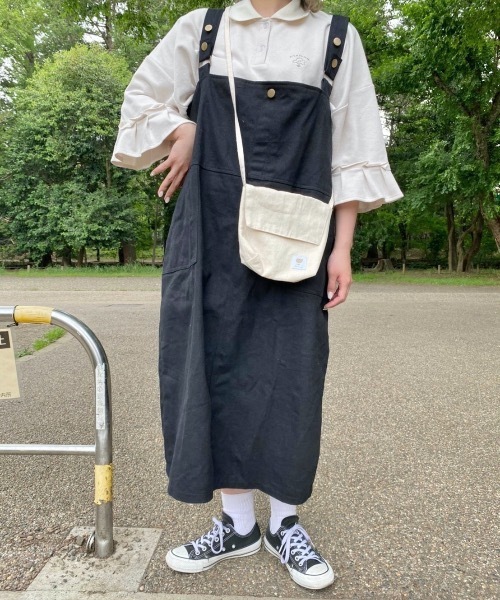 nemne store(ネンネストア)の「ハイウエストジャンパースカート(ジャンパースカート・レディース・ブラック/カーキ/アイボリー・フリー)」の4枚目の写真
