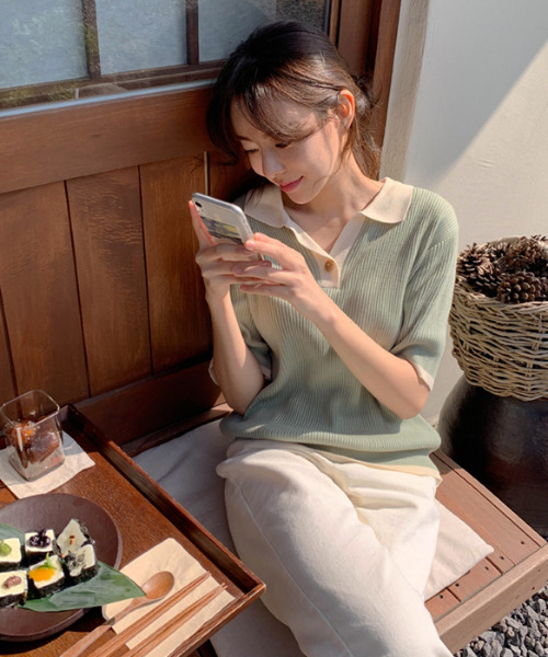 emi+（エミプラス）の「配色リブポロリブニットプルオーバー（Tシャツ/カットソー・レディース・ネイビー/ライトグリーン・FREE）」の11枚目の写真