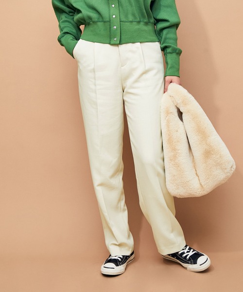 ADAM ET ROPE'(アダムエロペ)の「【WEB限定】センタープレスカラーパンツ(スラックス・レディース・キナリ/ダークグリーン/レッド・34/36/38)」の1枚目の写真