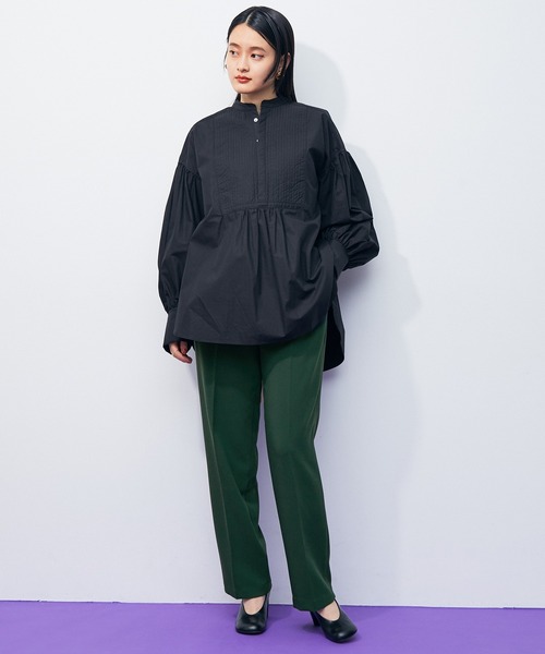 ADAM ET ROPE'(アダムエロペ)の「【WEB限定】センタープレスカラーパンツ(スラックス・レディース・キナリ/ダークグリーン/レッド・34/36/38)」の12枚目の写真