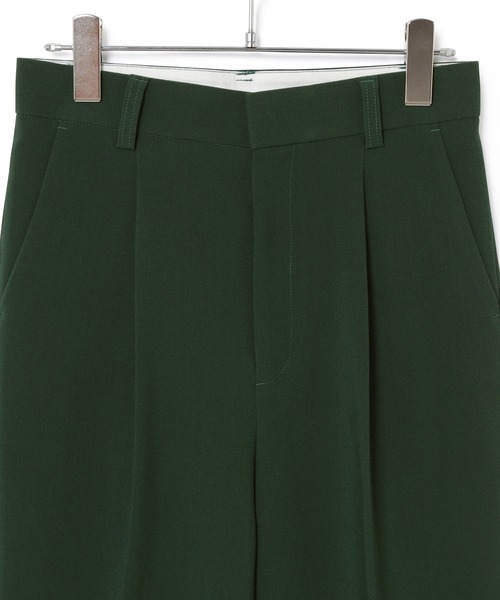 ADAM ET ROPE'(アダムエロペ)の「【WEB限定】センタープレスカラーパンツ(スラックス・レディース・キナリ/ダークグリーン/レッド・34/36/38)」の14枚目の写真