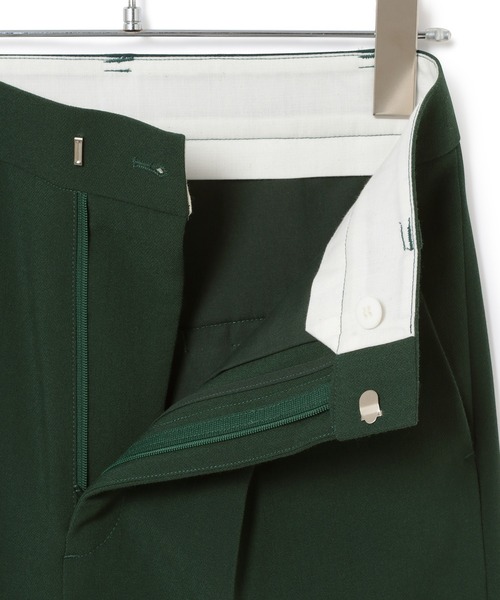 ADAM ET ROPE'(アダムエロペ)の「【WEB限定】センタープレスカラーパンツ(スラックス・レディース・キナリ/ダークグリーン/レッド・34/36/38)」の16枚目の写真