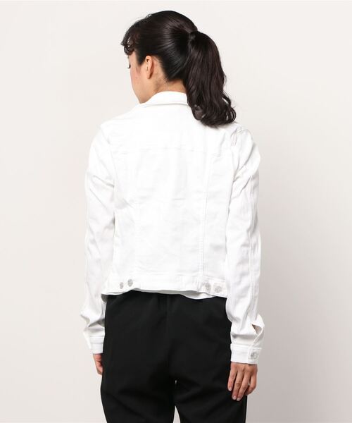 Guess（ゲス）の「Denim Trucker Jacket（デニムジャケット・レディース・ホワイト・X-SMALL/SMALL/MEDIUM）」の6枚目の写真