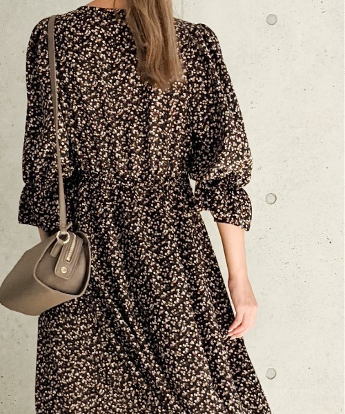 Per sist ence（パーシエンス）の「Per sist ence/パーシエンス　フラワープリント レトロ ロングワンピース（ワンピース・レディース・イエロー/ブルー/アイボリー/ブラック・FREE）」の7枚目の写真