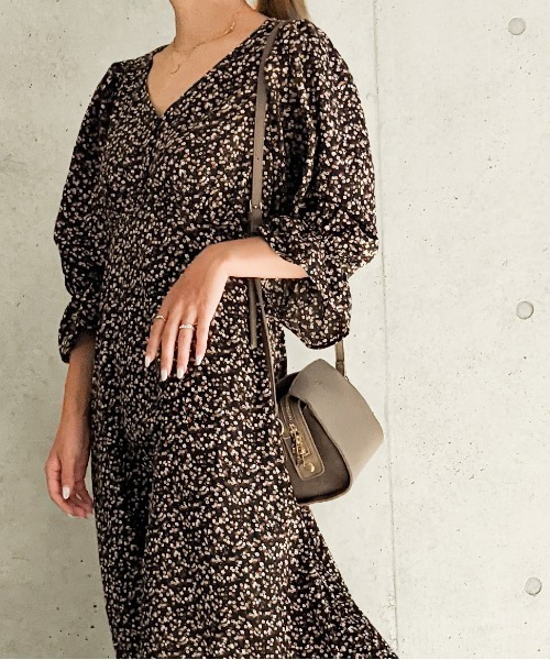 Per sist ence（パーシエンス）の「Per sist ence/パーシエンス　フラワープリント レトロ ロングワンピース（ワンピース・レディース・イエロー/ブルー/アイボリー/ブラック・FREE）」の8枚目の写真