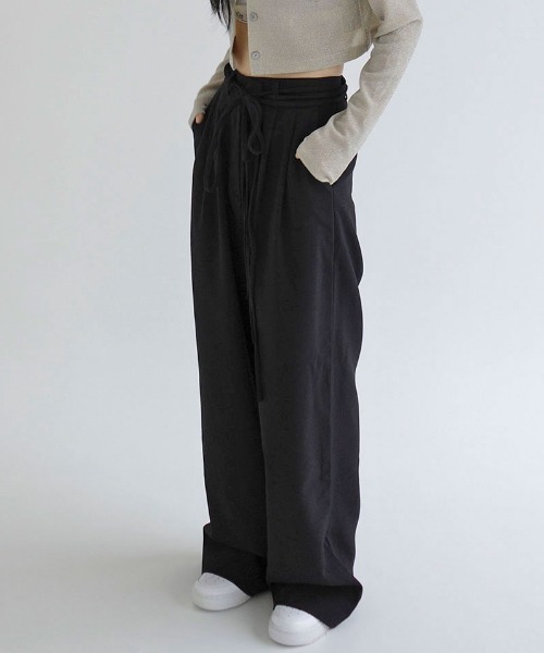 MANGROVE（マングローブ）の「サイドカットアウトワイドレッグ