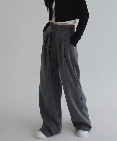 MANGROVE(マングローブ)の「ストリングベルトリラックスストレートスラックス(スラックス・レディース・ブラック/グレー・MEDIUM/LARGE)」の5枚目の写真