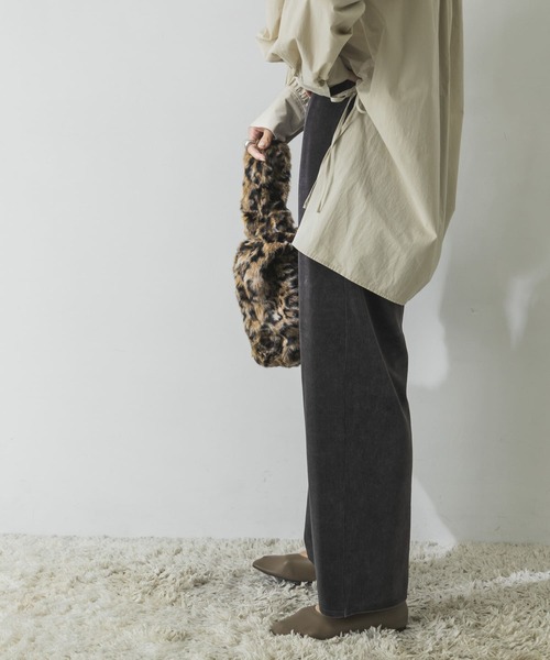 URBAN RESEARCH（アーバンリサーチ）の「ニットコールストレートパンツ（その他パンツ・レディース・ベージュ/チャコールグレー・FREE）」の3枚目の写真