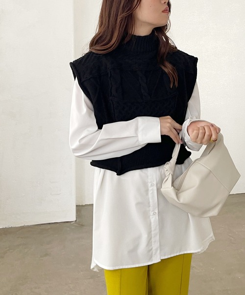 Shelly island(シェリーアイランド)の「ケーブルショートニットベスト(ベスト・レディース・ホワイト/ブラック・FREE)」の2枚目の写真