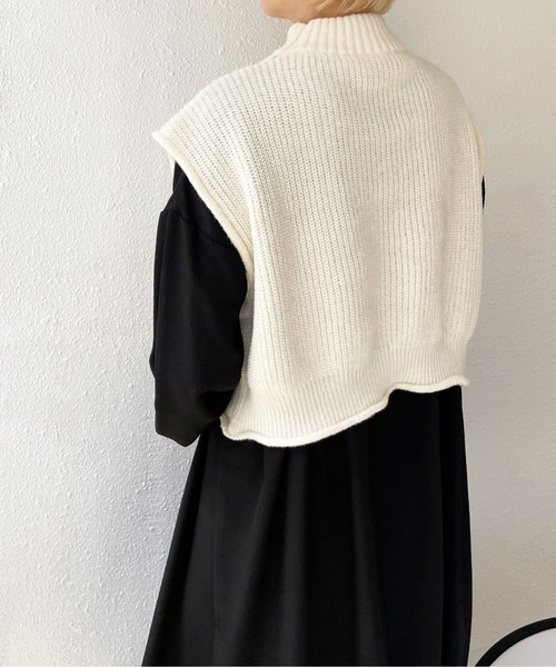 Shelly island(シェリーアイランド)の「ケーブルショートニットベスト(ベスト・レディース・ホワイト/ブラック・FREE)」の11枚目の写真