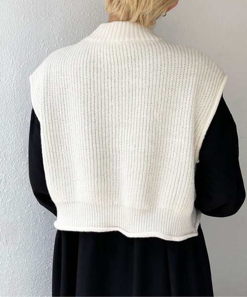 Shelly island(シェリーアイランド)の「ケーブルショートニットベスト(ベスト・レディース・ホワイト/ブラック・FREE)」の12枚目の写真