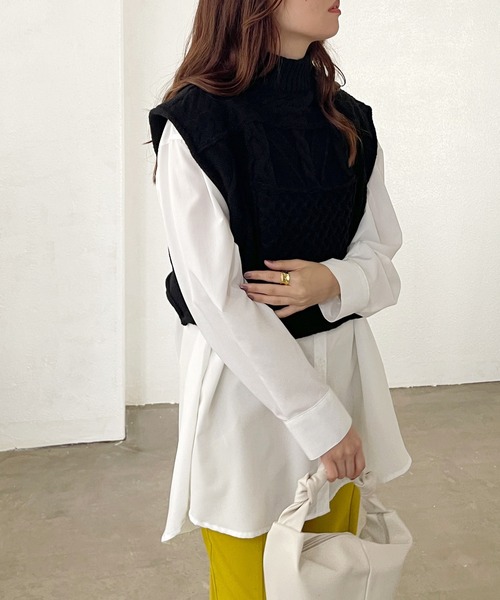 Shelly island(シェリーアイランド)の「ケーブルショートニットベスト(ベスト・レディース・ホワイト/ブラック・FREE)」の15枚目の写真