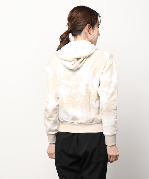 Reebok(リーボック)の「MYT タイダイ フーディー / MYT Tie-Dyed Hoodie(パーカー・レディース・ライトベージュ/ブラック・MEDIUM/SMALL/X-SMALL/LARGE/X-LARGE)」の14枚目の写真