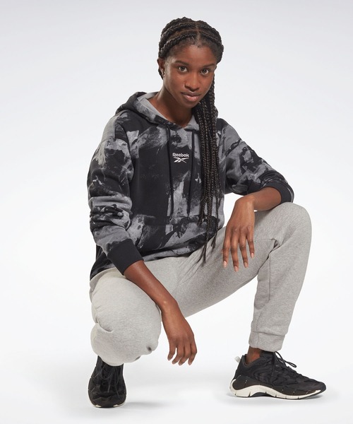Reebok(リーボック)の「MYT タイダイ フーディー / MYT Tie-Dyed Hoodie(パーカー・レディース・ライトベージュ/ブラック・MEDIUM/SMALL/X-SMALL/LARGE/X-LARGE)」の5枚目の写真