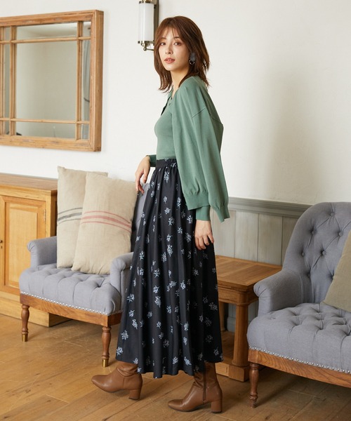 Rewde(ルゥデ)の「【サステナブル】ベーシックカーディガン(1R14-09192)(ニット/セーター・レディース・ブラック/グリーン/ブラウン/モーブ系・M)」の7枚目の写真