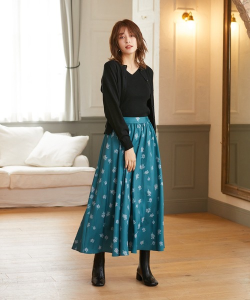 Rewde(ルゥデ)の「【サステナブル】ベーシックカーディガン(1R14-09192)(ニット/セーター・レディース・ブラック/グリーン/ブラウン/モーブ系・M)」の11枚目の写真
