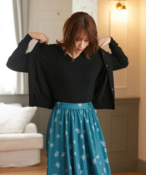 Rewde(ルゥデ)の「【サステナブル】ベーシックカーディガン(1R14-09192)(ニット/セーター・レディース・ブラック/グリーン/ブラウン/モーブ系・M)」の13枚目の写真