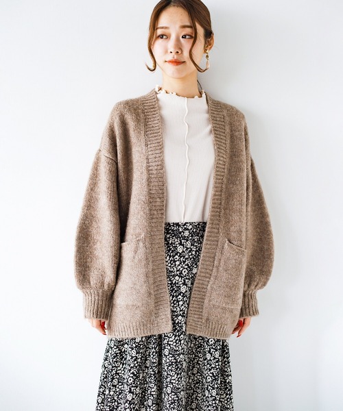 haco!(ハコ)の「サッと羽織ってアウター感覚でも使える!ふんわりやわらか素材のゆるシルエットカーディガン(カーディガン/ボレロ・レディース・ベージュ/ネイビー・SMALL/LARGE/MEDIUM/X-LARGE)」の5枚目の写真