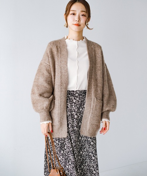 haco!(ハコ)の「サッと羽織ってアウター感覚でも使える!ふんわりやわらか素材のゆるシルエットカーディガン(カーディガン/ボレロ・レディース・ベージュ/ネイビー・SMALL/LARGE/MEDIUM/X-LARGE)」の8枚目の写真