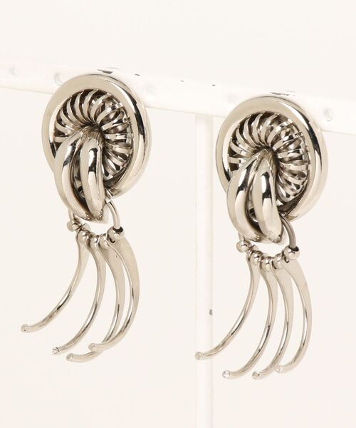 FUMIE TANAKA(フミエタナカ)の「【FUMIE=TANAKA / フミエタナカ】curl earring カール イヤリング(イヤリング・レディース・シルバー/ゴールド・FREE)」の2枚目の写真