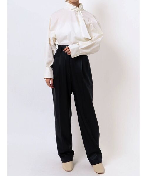 ELENDEEK（エレンディーク）の「スカーフカラーブラウス（シャツ/ブラウス・レディース・ブラック/オフホワイト/イエロー・FREE）」の17枚目の写真