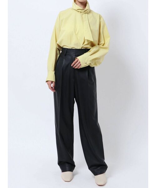 ELENDEEK（エレンディーク）の「スカーフカラーブラウス（シャツ/ブラウス・レディース・ブラック/オフホワイト/イエロー・FREE）」の19枚目の写真