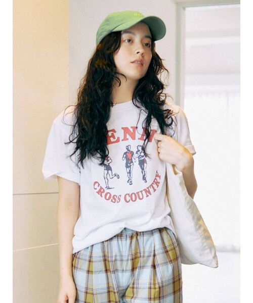 Ungrid(アングリッド)の「カレッジロゴTee(Tシャツ/カットソー・レディース・オフホワイト/ライトグレー/ボルドー・FREE)」の5枚目の写真