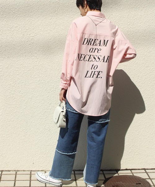 LAVEANGE(ラビアンジェ)の「バックロゴプリントストライプシャツ(シャツ/ブラウス・レディース・ピンク/ブルー/グリーン・LL/3L/4L/5L/M)」の7枚目の写真