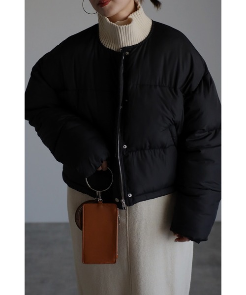 Bonjour Sagan（ボンジュールサガン）の「【ZOZO限定カラー】マフラー付きノーカラーダウンコート（ダウンジャケット/コート・レディース・アイボリー/ブラック/カーキ・FREE）」の3枚目の写真