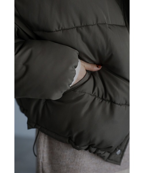 Bonjour Sagan（ボンジュールサガン）の「【ZOZO限定カラー】マフラー付きノーカラーダウンコート（ダウンジャケット/コート・レディース・アイボリー/ブラック/カーキ・FREE）」の11枚目の写真